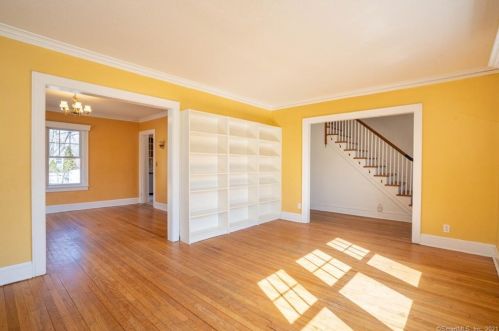 566 Park Rd, Hartford CT 06119-1749 exterior