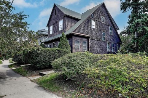 199 Rochambeau Ave, Providence, RI 02906-3506