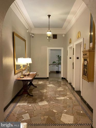 1661 Crescent Pl, Washington DC  20009-4008 exterior