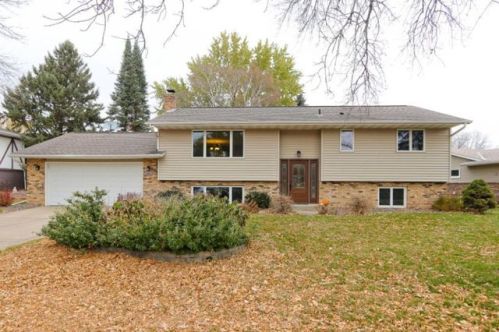 1865 Evergreen Dr, Saint Paul MN  55127-7827 exterior