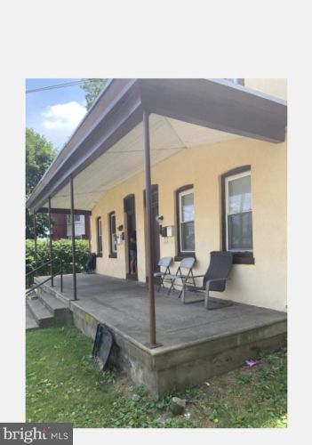 326 Marks Ave, Darby, PA 19023-1714