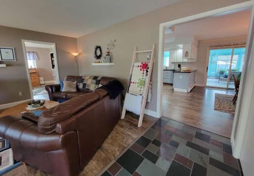 1849 Lawnel Ave, Meskegon MI 49441-3743 exterior