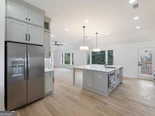 690 Amberidge Trl, Atlanta GA 30328-2812 exterior