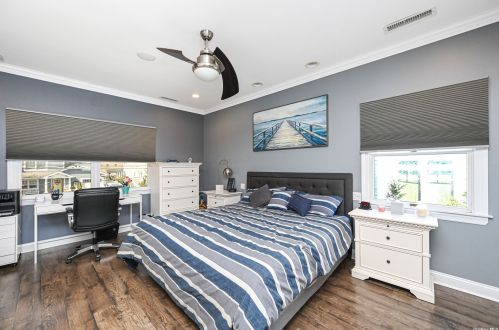 95 Midway St, Babylon NY  11702-4311 exterior