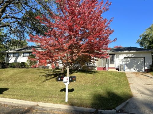 2 Park View Ln, Watertown, WI 53094-4113