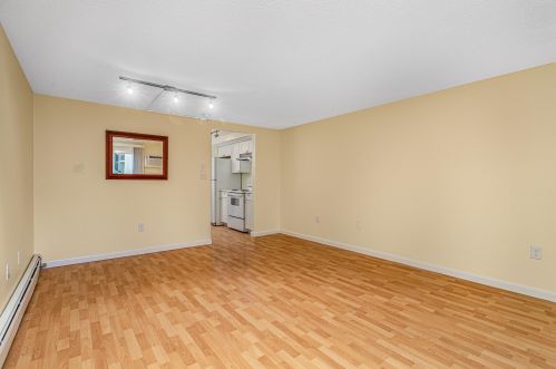 601 Cocheco Ct, Dover NH 03820-4813 exterior