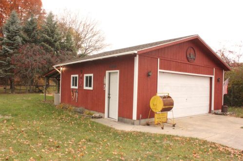 2342 Laketon Ave, Meskegon MI 49441-2665 exterior