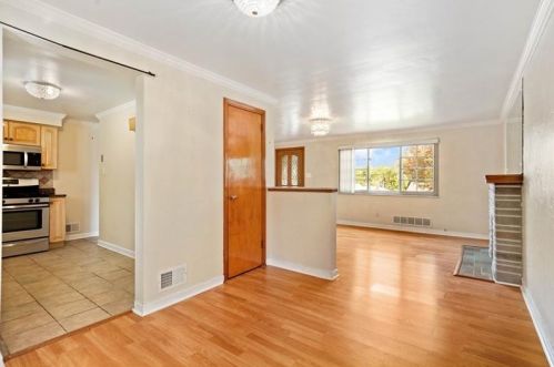 5034 Leona Dr, Pittsburgh PA 15227-3622 exterior