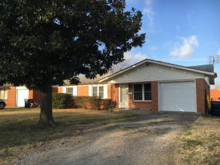 925 Crestview St, Ada, OK 74820-2856