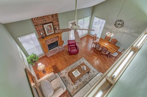 102 Golfview Dr, Montgomery TX 77356-8804 exterior