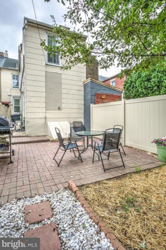 535 Chestnut St, Lancaster PA  17602-3018 exterior