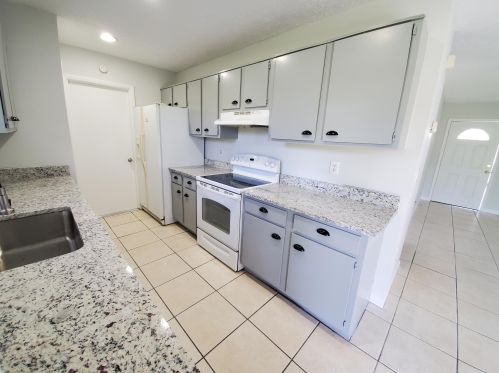 348 Placid Ave, Fort Pierce FL 34983-1130 exterior