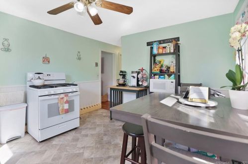 45 Old King St, Enfield CT 06082-5516 exterior