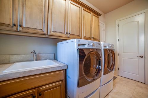 668 Glen-mady Way, Folsom CA 95630-6275 exterior