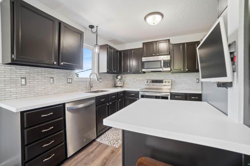 45 Deerwood St, Duluth MN 55811-3439 exterior