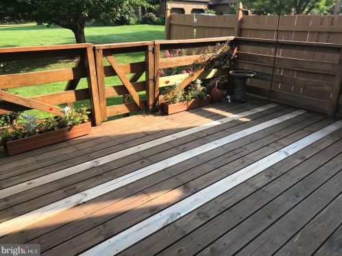 19 Danielle Ct, Trenton NJ  08648-1450 exterior