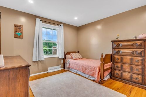 165 Conneaut Dr, Pittsburgh PA 15239-2630 exterior