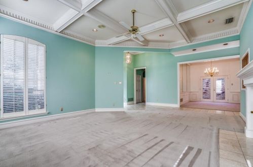 916 Mccoy Dr, Irving TX 75062-8003 exterior