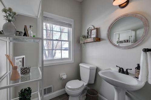 1104 Autumn Dr, Saint Paul MN 55125-8616 exterior