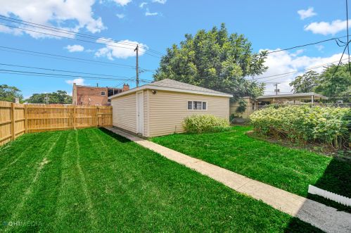 9301 Green St, Chicago, IL 60620-2713