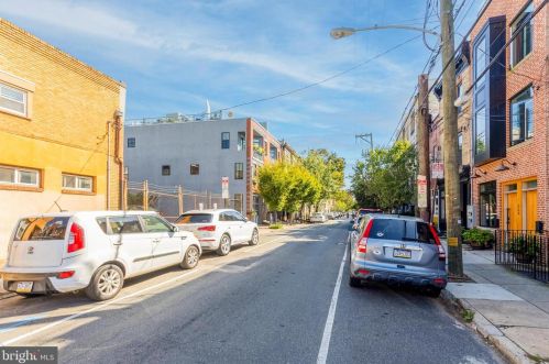 730 Bainbridge St, Philadelphia PA 19146-1807 exterior