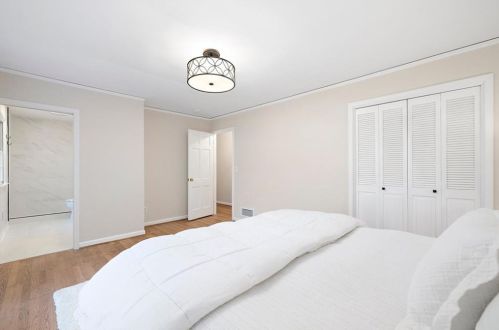 7330 Hunters Branch Dr, Atlanta GA  30328-1721 exterior