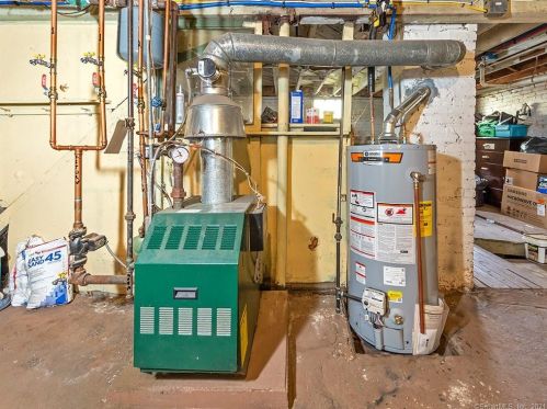 5 Commonwealth Ave, New Britain CT  06053-2913 exterior