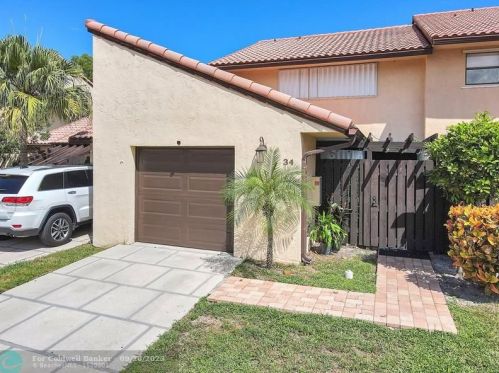 6850 2nd Ave, Boca Raton, FL 33487-2304