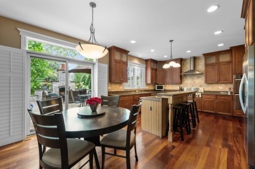 853 Linden Ave, Elmhurst IL 60126-5312 exterior