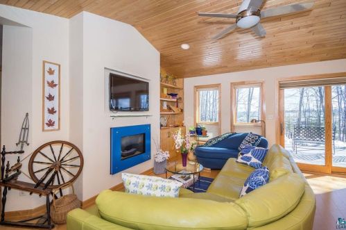 4930 Trails End Dr, Duluth, MN 55811-3688