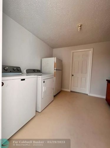 124 Lobster Rd, Fort Pierce FL  34983-1718 exterior