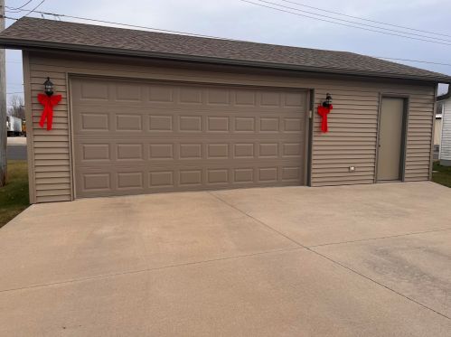 409 30 St, Manitowoc WI 54220-3605 exterior