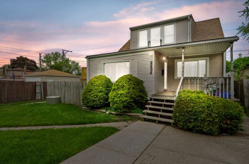 2604 82nd St, Chicago, IL 60652-2836