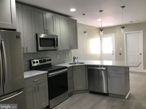 2218 Ellsworth St, Philadelphia PA  19146-2812 exterior