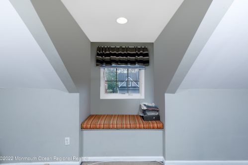 2215 Middle Ave, Point Pleasant Beach NJ 08742-5138 exterior