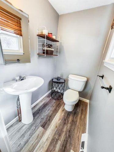 868 Greenville Ave, Providence RI  02919-1324 exterior