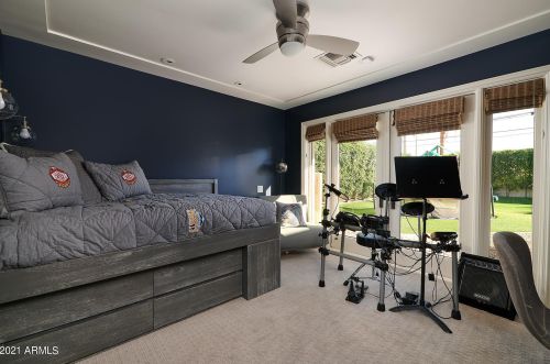 4507 Cheery Lynn Rd, Phoenix AZ 85018-6448 exterior