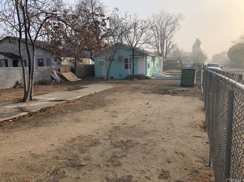 1914 Pacific St, Bakersfield CA 93305-5091 exterior