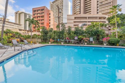 425 Ena Rd, Honolulu HI 96815-1735 exterior