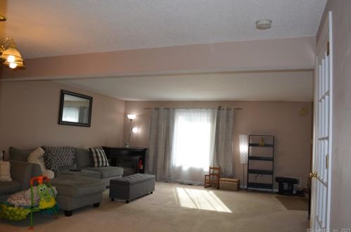 143 Cliffside Dr, Manchester, CT 06042-3480