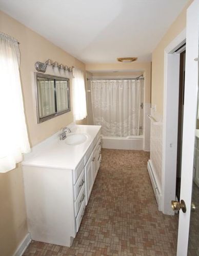 1007 Delafield Rd, Pittsburgh PA 15215-3204 exterior