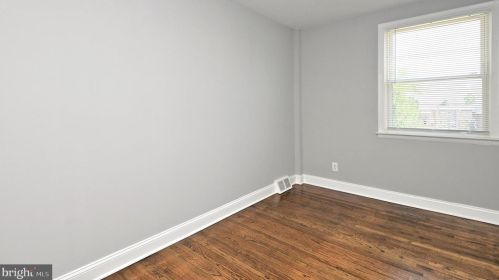 8721 Jackson St, Philadelphia PA 19145-2427 exterior