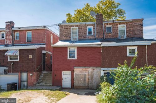 733 Wilson St, Chester PA 19013-2129 exterior