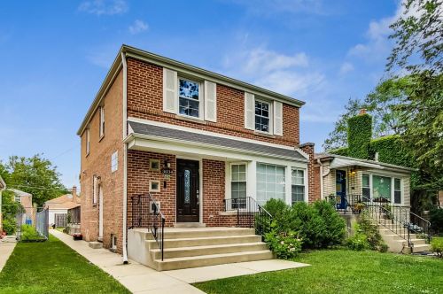 3034 Jarvis Ave, Chicago, IL 60645-1112