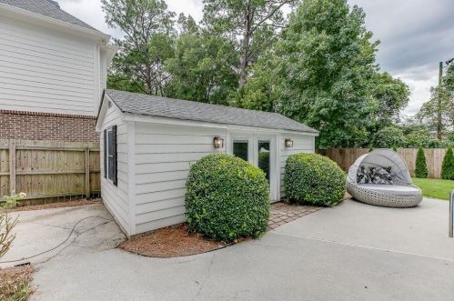 239 Midvale Dr, Atlanta GA  30342-3326 exterior