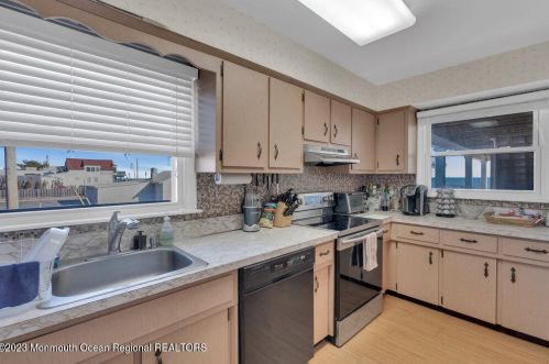 1900 Ocean Ave, Belmar NJ 07719-2455 exterior