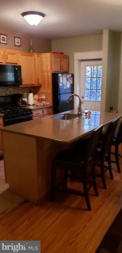 9 End Ave, Camden NJ 08109-1850 exterior