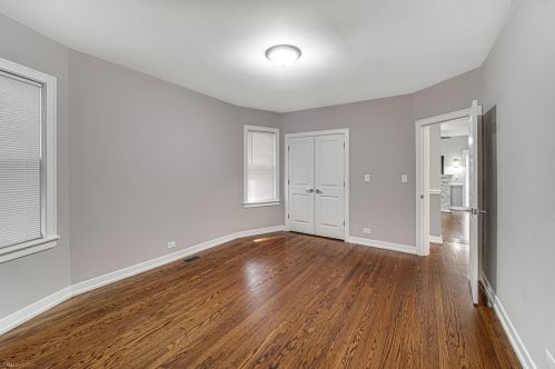 7705 Bennett Ave, Chicago IL  60649-4605 exterior