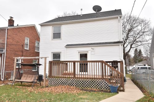 8006 Lisbon Ave, Milwaukee WI 53208-2052 exterior