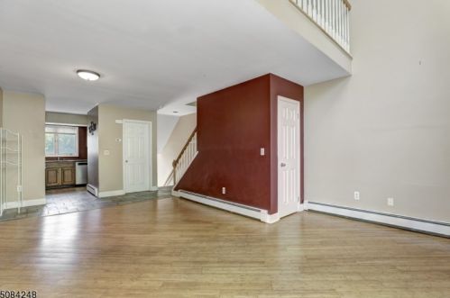 4 Victory Ct, Dover NJ 07801-5563 exterior